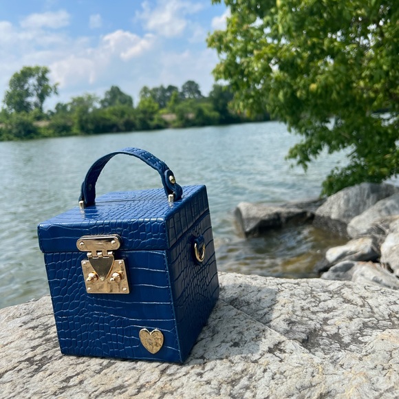 Crossbody bag - Picture 2 of 7